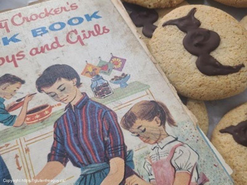 Black Cat Cookies